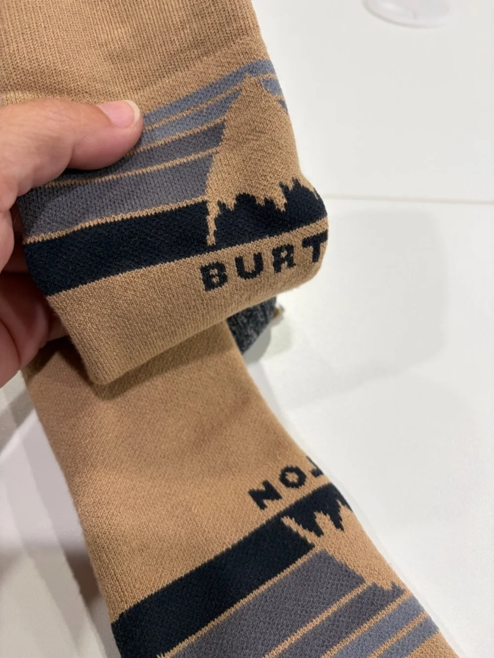 Burton Women's Medium Large Emblem Midweight Socks Ski Snowboard NWT Tan Brown
